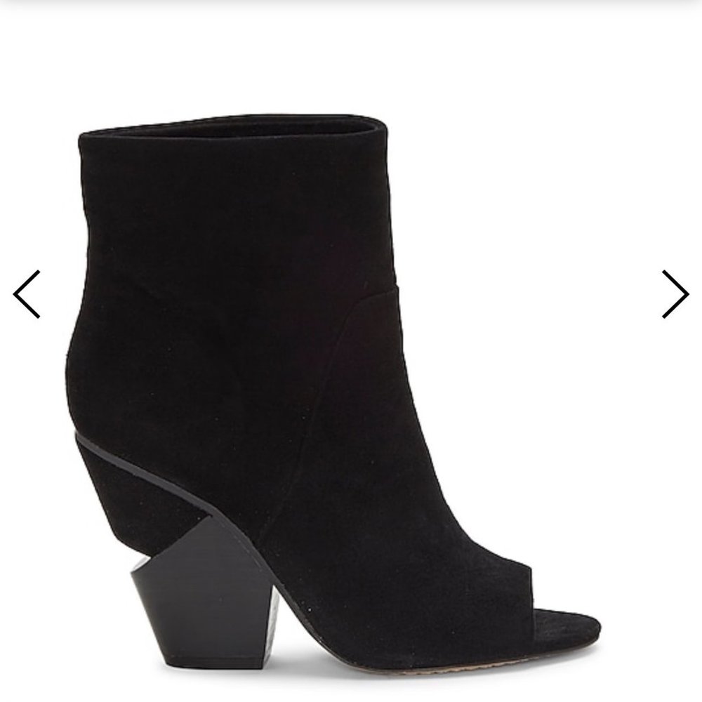 Vince Camuto Peep Toe